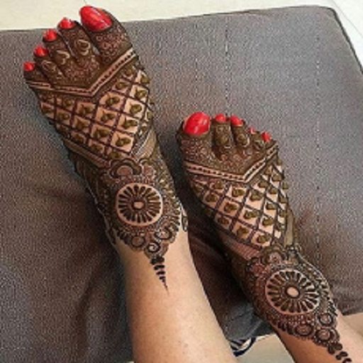 Mehndi design : पैरों पर लाजवाब लुक देती है यह मेहंदी की डिजाइन –  newse7live.com