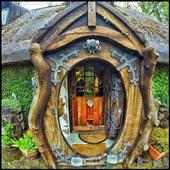 Ten Hobbit House Designs see