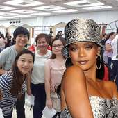 Selfie With Rihanna on 9Apps