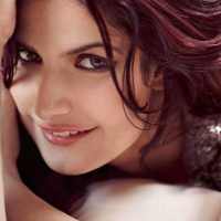 Zarine Khan HD Wallpapers on 9Apps