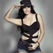 Bollywood hot actress wallpaperW on 9Apps